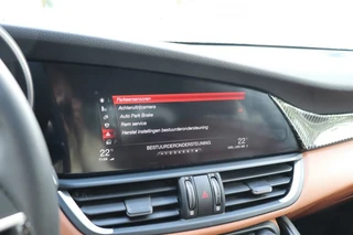 Alfa Romeo Giulia 2.0T SUPER AUT ORIG.NL/A.CarPlay/Ad.Cruise/Stuur&Stoelverw./18inch 114dkm! / 49