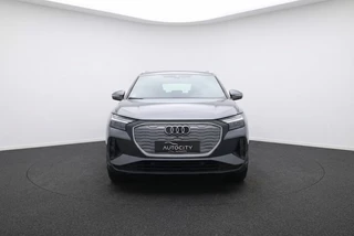 Audi Q4 e-tron 40 e-tron 204 PK l Adaptive Cruise / 2