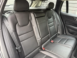 Volvo V60 Inscription 2.0 T4 190PK Automaat Navigatie, Leder, Elektrische Voorstoelen, Keyless, Elektrische Kofferklep, Stoelverwarming, Parkeersensoren, Trekhaak 13P automatisch wegklapbaar / 13