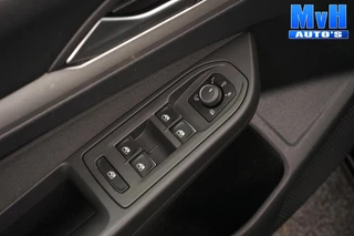 Volkswagen Golf 1.5 TSI Life Business|STOEL/STUUR.VERW|TREKH / 45