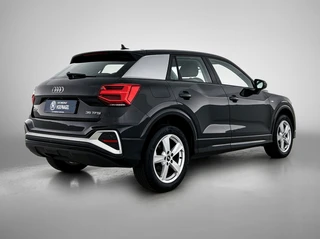 Audi Q2 35 TFSI S Edition Automaat | Adaptive Cruise | Stoelverwarming | CarPlay | Camera | Parkeersensoren / 2
