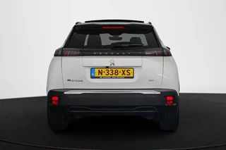 Peugeot e-2008 EV GT Pack 50 kWh Panoramadak Adaptieve Cruise Stoelverwarming / 17
