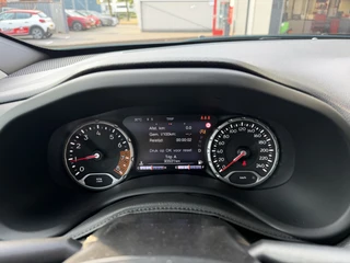 Jeep Renegade 150pk Limited Edition (Trekhaak - LED - 18"incl 4S - Automatische Airco - Stoel-/-stuurverwarming - Camera - Apple Carplay - Navigatie - Keyless Entry - Adaptieve Cruise Controle) / 18