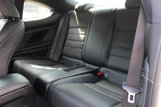 Lexus RC 300h F SPORT Line NL-AUTO CRUISE TRIPLE-LED STOELVENT BLIND-SPOT 19" LM-VELGEN / 19