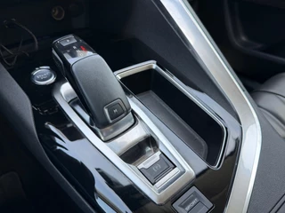 Peugeot 3008 1.2 PureTech AUTOMAAT Allure, achteruitrijcamera, luxe uitvoering, navigatie, cruise controle / 15