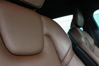 Volvo V60 2.0 B4 Inscription | NL auto | 2e eigenaar | BTW auto | Stuurverwarming | Leer | Cruise control | DAB | Camera | LED | Navigatie | Bluetooth | PDC / 17