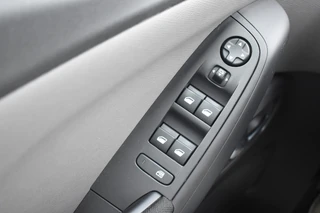 Citroën C4 Spacetourer PureTech 130 EAT8 Automaat Selection  .| Navigatiesysteem | Airconditioning ECC | Apple Carplay & Android Auto | .Aanhangergewicht geremd 1400kg!!! | Isofix Bevestigingspunten | Lichtmetaal | Zeer Compleet!!! / 32