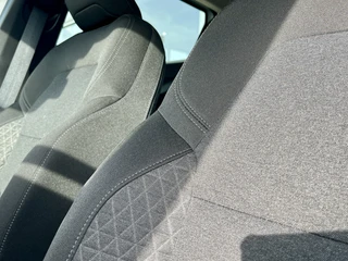 Renault Clio 1.0 TCe 90 Evolution  | Lichtmetaal | Parkeersensoren | Airco | Cruise Control | NL Auto | BTW Auto | Apple CarPlay/Android Auto / 7