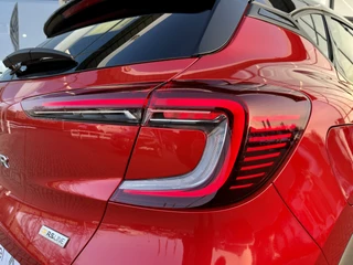 Renault Captur 1.3 TCe 160 EDC R.S. Line  | Automaat | All Seasons | Navigatie | Groot Scherm | Achteruitrijcamera + Parkeersensoren | Draadloze Telefoonlader | Climate Control | Luxe Pook | Apple CarPlay/Android Auto / 29