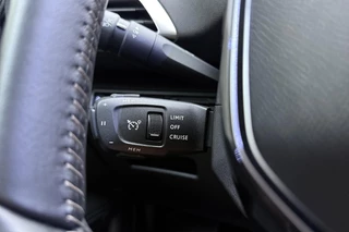 Peugeot 3008 1.2T Allure Pack Business | Navigatie | Achteruitrijcamera | Parkeersensoren | Keyless Entry | LED koplampen | Privacy Glass | Apple Carplay/Android Auto / 21