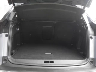 Peugeot 3008 1.2 PureTech Première | Elektrisch bedienbare achterklep | 19 inch velgen | Keyless entry en start | Dealer onderhouden | Navigatie | Zwart Dak | Climate control / 13