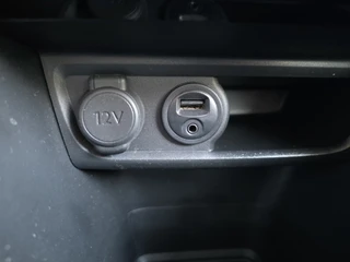 Peugeot 208 1.2 e-VTi Style NAVI TEL PDC CRUISE CONTROL / 23