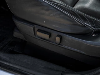 Mitsubishi Outlander 2.0 PHEV instyle | Leder | Xenon | 360 camera | Keyless | Stoelverwarming | PDC v+a / 17