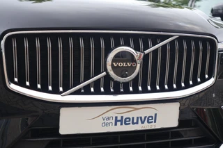 Volvo XC60 T6 Recharge AWD Plus Bright | Stoelverwarming | Trekhaak | 360° Camera |  Long range  | Pilot Assist |  BLIS  | Keyless / 7
