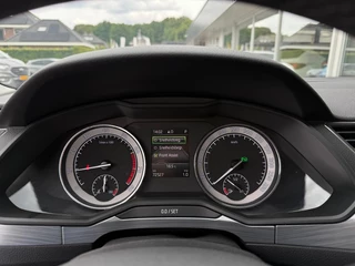 Škoda Superb COMBI 1.5 TSI ACT Business Edition - Automaat Stoelverw. Navi Camera 17inch LMV / 28