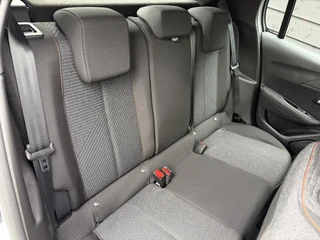 Peugeot 208 Style Hybrid 110PK e-DCS6 Automaat Parkeersensoren, Airco, DAB, Cruise Control, Elektrische Ramen, Centrale Deurvergrendeling / 10