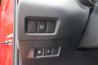 Toyota C-HR 1.8 HYBRID BI-TONE STUUR/STOEL&WISSERVERW. DODEHOEK DETECTIE ALL-SEASON PARELMOER/BI-TONE-LAK KEYLESS LED / 9
