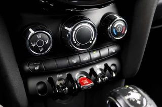 MINI Cooper Mini 1.5 Automaat 136PK Stoelverwarming | Cruise l PDC l Nav / 17