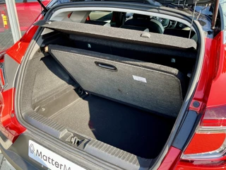 Renault Captur 1.3 TCe 140 EDC Intens  | Trekhaak | Automaat | Navigatie | Achteruitrijcamera | Parkeersensoren V+A | Climate Control | NL Auto | Cruise Control | Apple CarPlay/Android Auto / 17