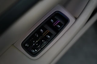 Porsche Taycan Performance 84 kWh  ACC Panoramadak Leder Memory Seats / 13