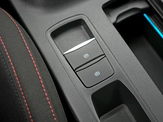 Ford Focus Wagon 1.0 EcoBoost Hybrid ST Line X Navigatie | Trekhaak | Panodak | / 41