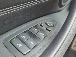 BMW X1 xDrive25e eDrive M pakket HUD LEER SPORT PANODAK / 40