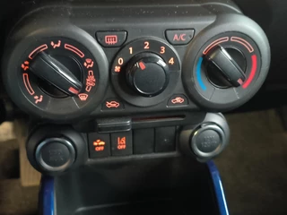 Suzuki Ignis 1.2 Smart Hybrid Comfort  Rijklaar + 12 maanden Bovag-garantie Henk Jongen Auto's in Helmond,  al 50 jaar service zoals 't hoort! / 14