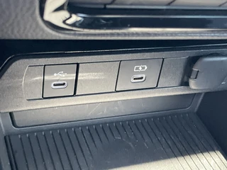 Toyota Prius 2.0 Plug-in Executive Carplay Pano.dak Stoel/Stuurverw. PHEV / 33