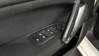 Peugeot 308 SW 1.2 PureTech Blue Lease CARPLAY NAVI CRUISE ECC. / 23