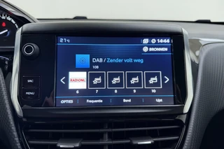 Peugeot 2008 1.2 PureTech Blue Lion | Trekhaak | Airco | Cruise control | Apple Carplay/Android Auto | DAB | Navigatie / 24