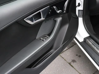 Jaguar F-TYPE 3.0 V6 Convertible / 22