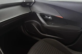 Peugeot e-2008 EV Active Pack 50 kWh Apple CarPlay Climate Control 16" / 34
