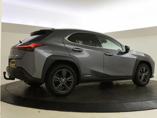 Lexus UX 250h First Edition | Elektr. a. klep | Trekhaak | PDC / 2