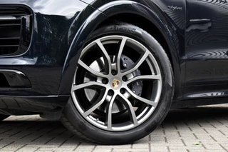Porsche Cayenne Coupé 3.0 E-Hybrid Platinum Edition SportDesign  | Panorama | Bose | Trekhaak elektr. | Stoelventilatie | 21'' Wielen | / 33