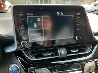Toyota C-HR 1.8 HYBRID BI-TONE STUUR/STOEL&WISSERVERW. DODEHOEK DETECTIE ALL-SEASON PARELMOER/BI-TONE-LAK KEYLESS LED / 32