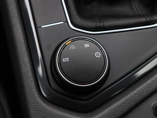 SEAT Tarraco 1.5 TSi 150 Pk Automaat FR Business Intense 7-Pers | 360 Camera | Panorama Dak | Full LED | Trekhaak | Carplay | navigatiesysteem | Climate Control | 20 Inch | 70.775 Km!! / 37