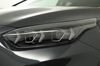 Kia Ceed 1.5 T-GDi DynamicPlusLine Automaat *DEMO* - Trekhaak - Navigatie - Stoel-/stuurverwarming - Cruise Control - Climate Control - Fabrieksgarantie tot 04-2032 / 15