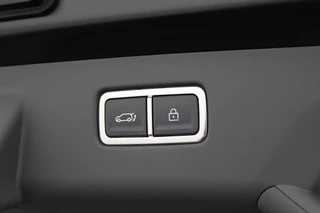 Kia EV9 GT-Line AWD 99.8 kWh - Prijs incl. inruilpremie - 7 zits - Panoramadak - 360 graden camera - Head-Up Display - Meridian Audio - Fabrieksgarantie tot 02-2033 / 45