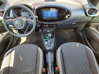 Toyota Aygo X Envy Automaat STOELVERWARMING PDC VOOR EN ACHTER AD-CRUISE TEL. DRAADLOOS LADEN / 8