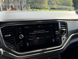 Volkswagen T-Roc 1.5 TSI Style | 51.000KM !! | Camera | Trekhaak | Keyless | Adaptive | CarPlay | / 15