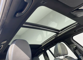 BMW iX3 M Sport High Executive 80 kWh | 1e eigenaar | dealer onderhouden | panoramadak | leder interieur | SOH accu 99.5% / 21