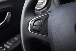 Renault Captur 1.2 TCe Aut. Limited  | Trekhaak | Camera |  Keyless Entry | Navigatie | Climatecontrol | Orig. NL | / 19