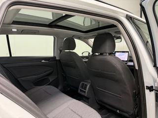 Volkswagen Golf Variant 1.5 eTSI 150pk DSG Style Pano dak / 18
