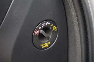 Volvo V60 T6 Recharge AWD R-Design / 50