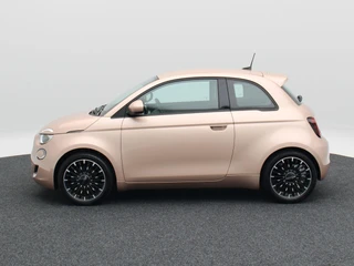 Fiat 500 3+1 Icon 42 kWh | Navigatie | Climate Controle | 17 Inch | Parkeersensoren | Bluetooth | 40.959 Km!! / 11