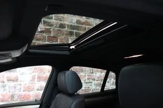 BMW X4 M40i High Executive M Sport Pakket Automaat  / Navigatiesysteem Professional / Schuif-/kanteldak / 20 Inch / Shadow Line / Leder / Extra Getint Glas / Stoelverwarming / Hifi / LED / Parkeersensoren voor+achter / Lichtpakket / 25