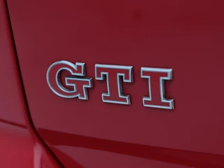 Volkswagen Golf 2.0 TSi GTi 290 Pk TCR | Panorama Dak | Adaptive Cruise | Camera | Stoelverwarming | 18 inch | 90.438 km!! / 26