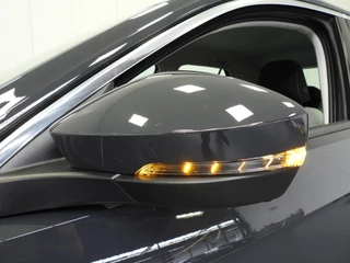 Volkswagen T-Roc 1.5 TSI Sport NAVI/CAMERA/VIRTUAL/LED/TREKH./17"LMV! / 31