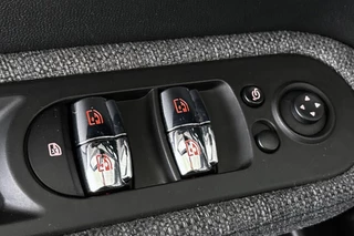 MINI Countryman 1.5 Cooper S E ALL4 Panoramadak Harman Kardon Head-Up Stoelverwarming / 36