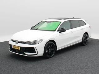 Volkswagen Passat Variant 1.5 eHybrid 272 Pk R-Line | Black Style | Stoel/Stuurverwarming | Panoramadak | 360 Camera | Head Up | Memory | Trekhaak | 19 Inch | 155 Km !!